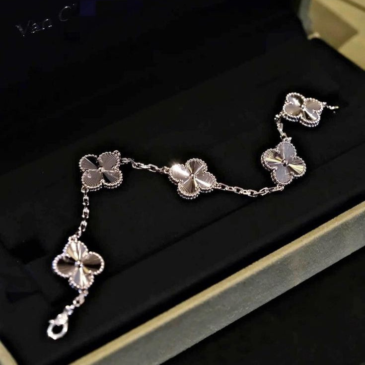 CLOVER - Silver Bracelet