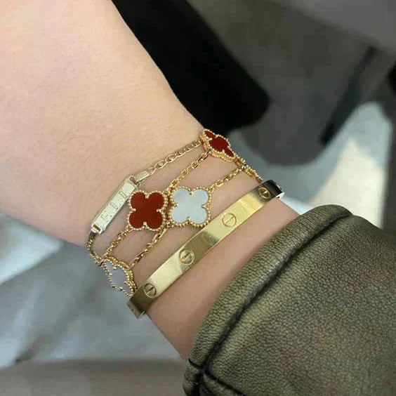 CLOVER - Red Bracelet