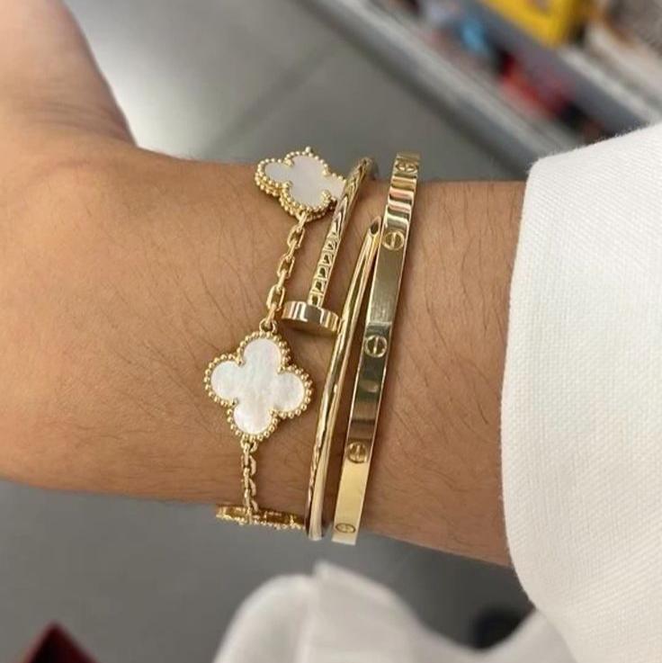 CLOVER - White Bracelet