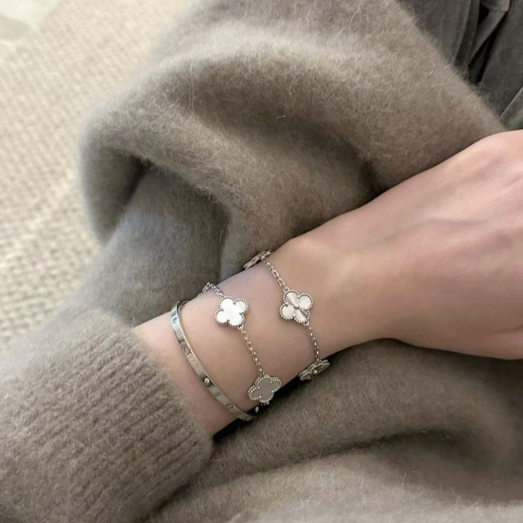 CLOVER - White Bracelet